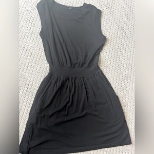 Pretty black dress with pockets extremely soft